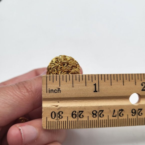 VTG Wire Ball Gold Tone Adjustable Clip On Earrings Patent 3.176.475 - Picture 7 of 7